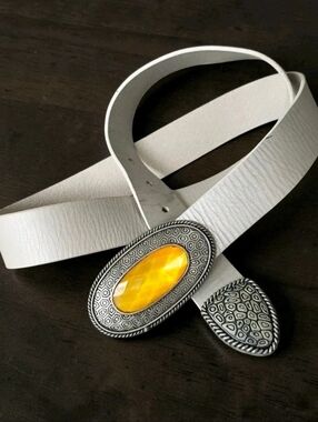 Chico’s White Faux Leather Belt Large Amber Cabochon Oval Buckle Size XL